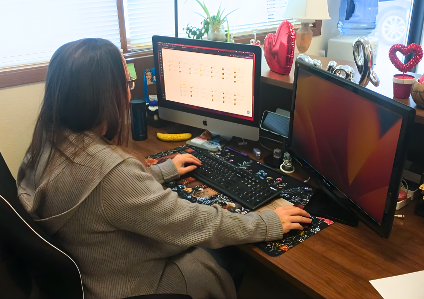 Dot Marketing employee using Social Pilot